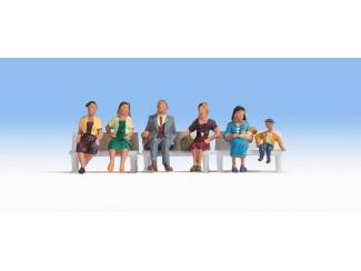 Noch H0 15533 Zittende figuren - Modeltreinshop