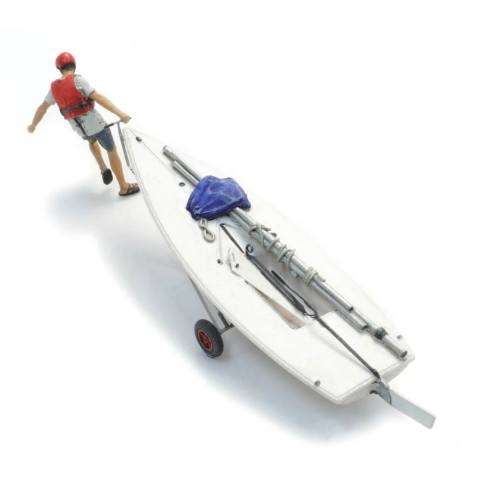 Artitec H0 387.595 Zeilboot Laser op aanhanger + figuur - Modeltreinshop