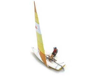 Artitec H0 387.593 Zeilboot Laser varend + figuur - Modeltreinshop