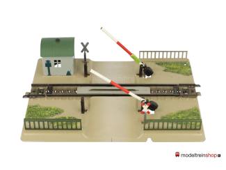 Marklin H0 7390 V8 Spoorwegovergang M rail - Modeltreinshop